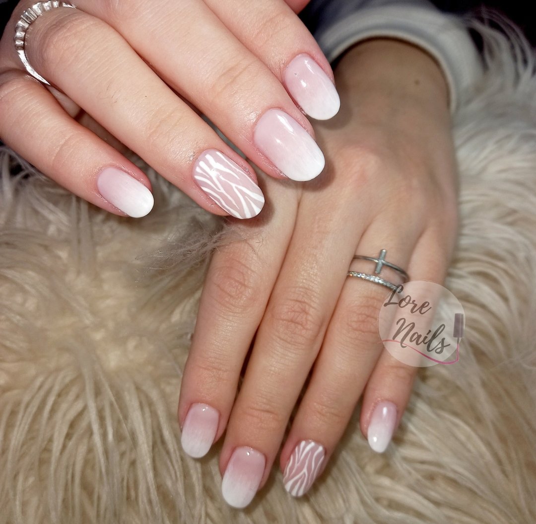 Manos cuidadas LoreNails