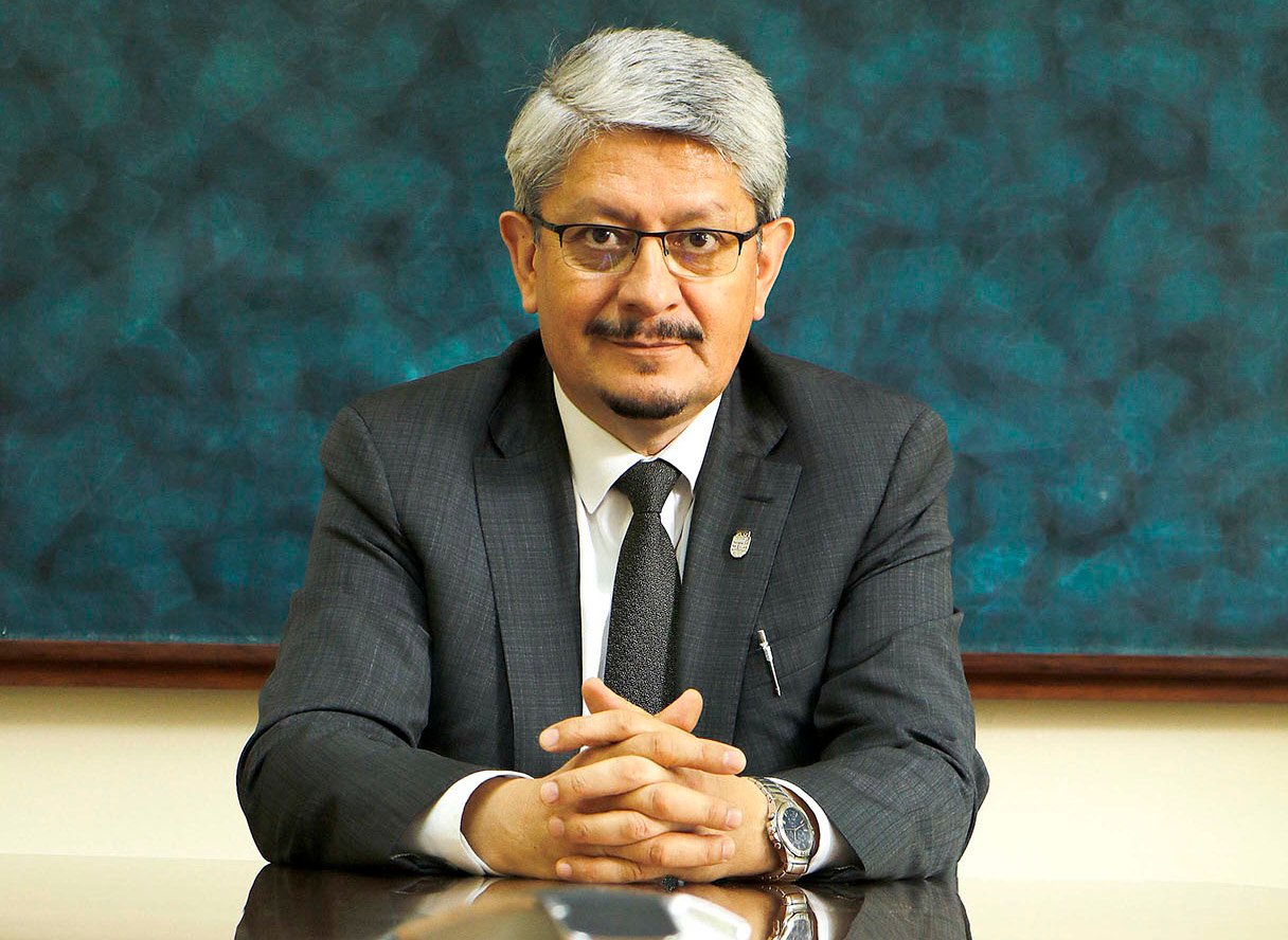 Dr. Mauricio Cataldo